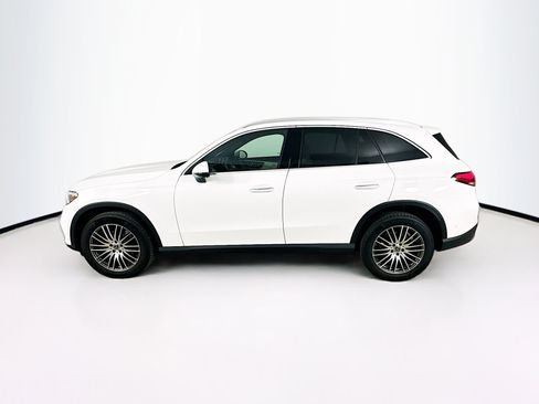 Used 2025 Mercedes-Benz GLC 300 4MATIC image 5