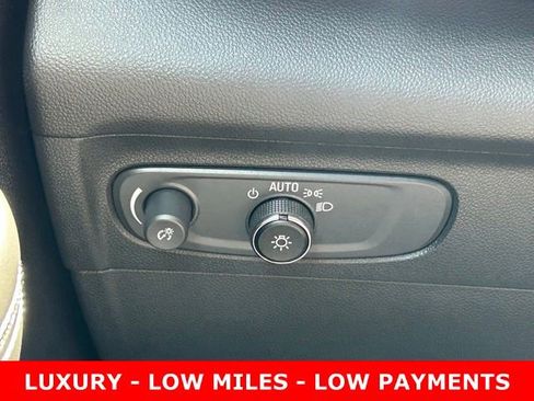 Used 2023 Buick Envision Preferred image 19