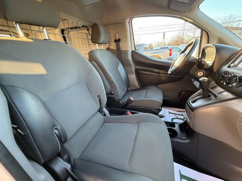 Used 2020 Nissan NV200 SV w/ Sliding Glass Door Package image 26