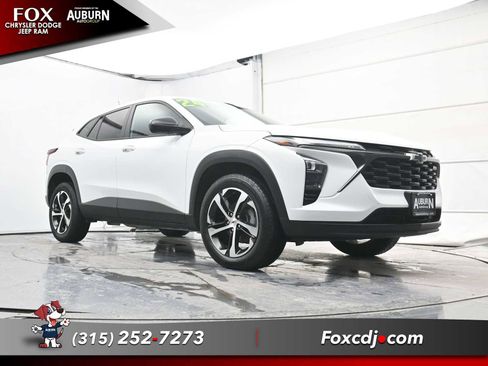 Used 2024 Chevrolet Trax RS image 16