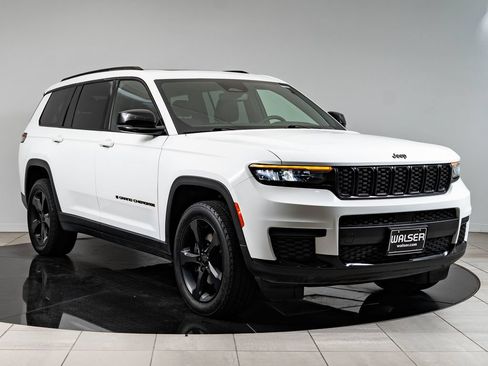 Used 2023 Jeep Grand Cherokee L Laredo AWD/4WD image 12