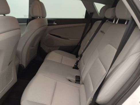 Used 2017 Hyundai Tucson SE image 18