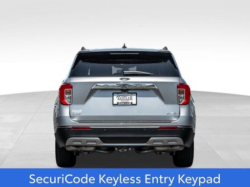 Used 2022 Ford Explorer XLT w/ Equipment Group 202A AWD/4WD image 6