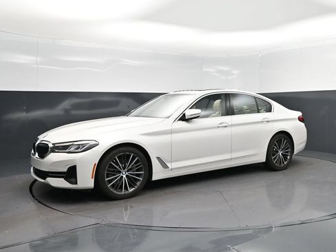 Used 2023 BMW 530i w/ Premium Package RWD image 3