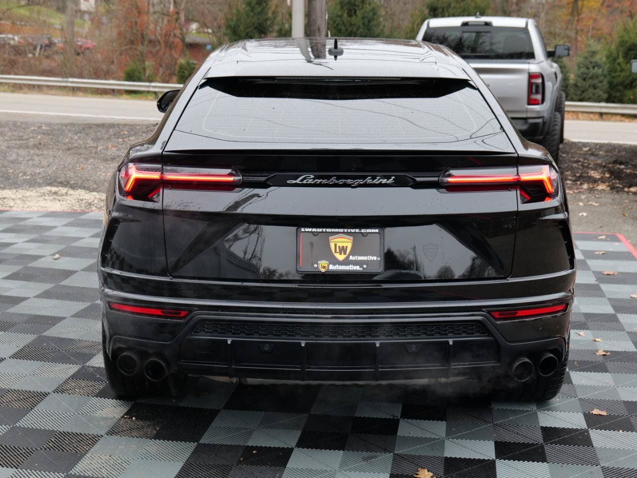 Used 2021 Lamborghini Urus AWD/4WD image 6