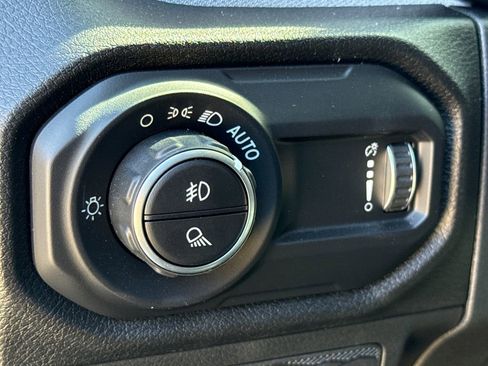 New 2025 Jeep Gladiator Sport AWD/4WD image 24