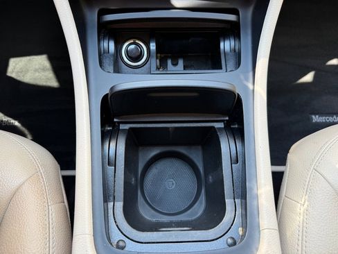Used 2015 Mercedes-Benz GLA 250 4MATIC image 29