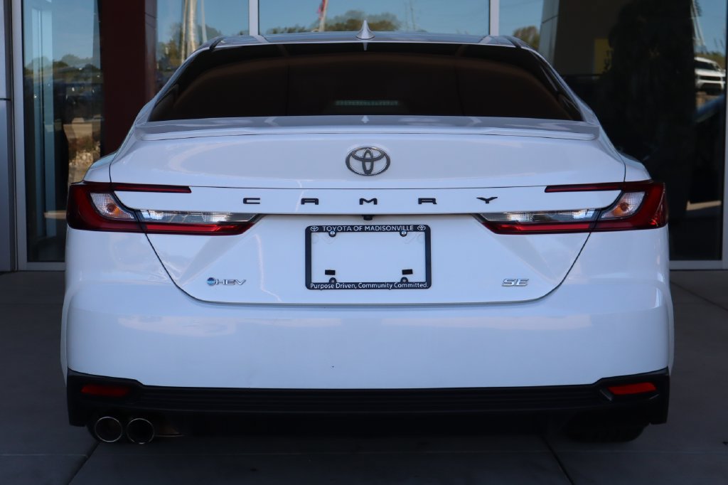 Used 2025 Toyota Camry SE FWD image 7