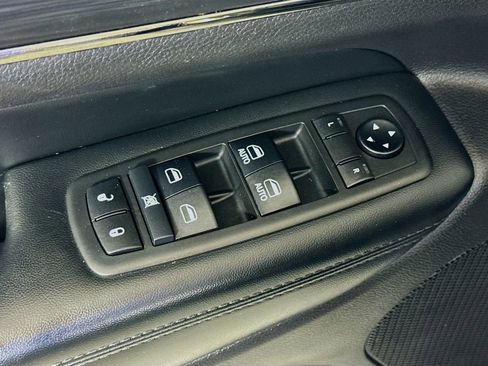 Used 2019 Jeep Grand Cherokee Limited X image 18