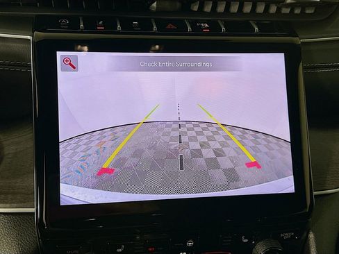 New 2025 Jeep Grand Cherokee Limited image 18