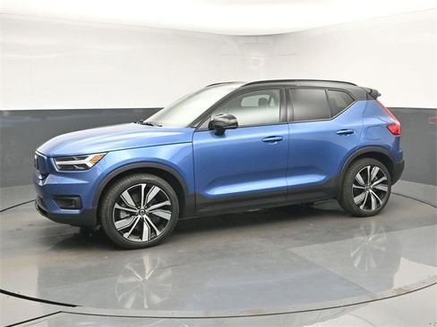 Used 2021 Volvo XC40 P8 Recharge w/ Advanced Package image 4
