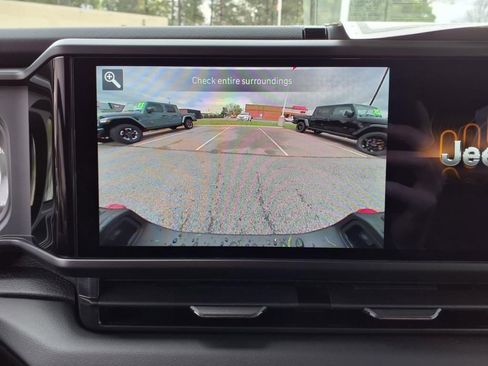 New 2025 Jeep Gladiator Rubicon w/ Convenience Group image 19