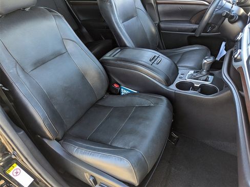 Used 2016 Toyota Highlander Limited image 14