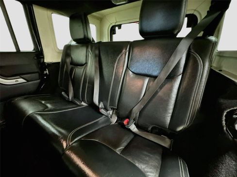 Used 2013 Jeep Wrangler Unlimited Sahara w/ Connectivity Group AWD/4WD image 20