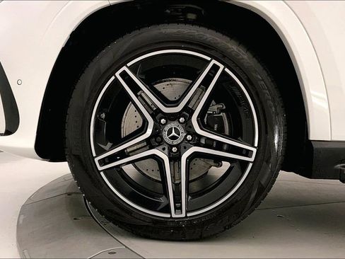 Used 2024 Mercedes-Benz GLS 450 4MATIC image 8