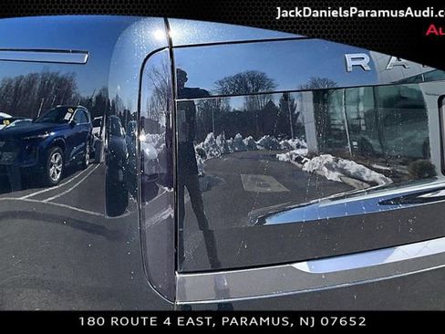 Used 2025 Land Rover Range Rover SE image 22