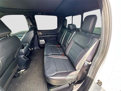 Used 2018 Ford F150 XLT image 12