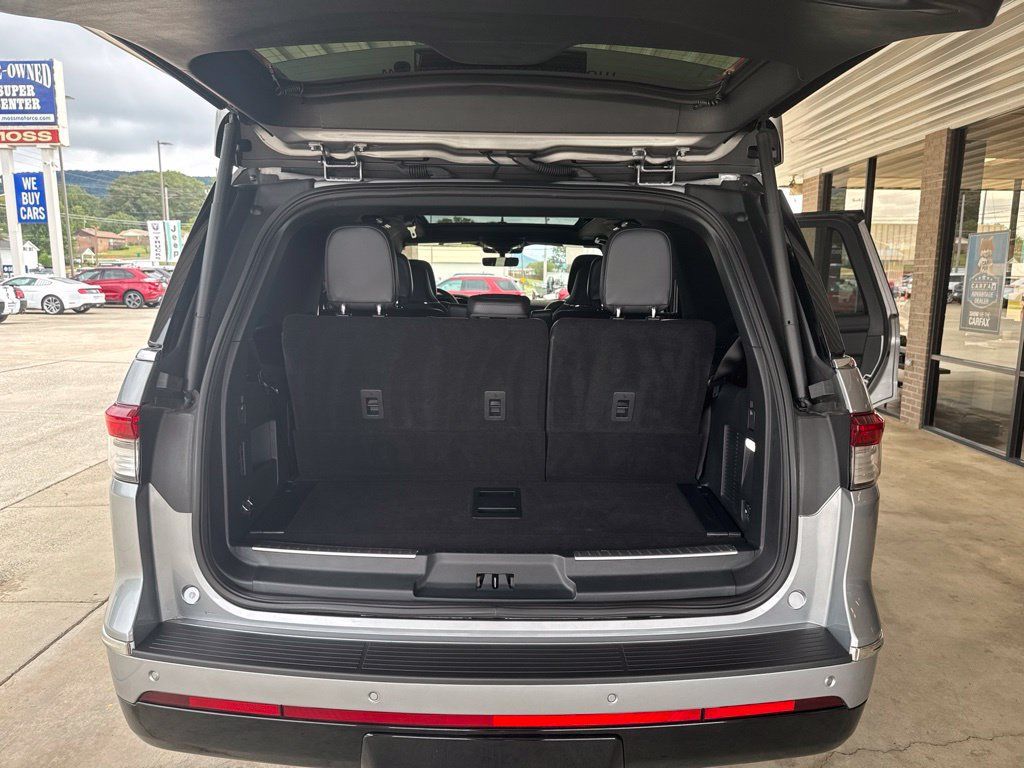 Used 2024 Lincoln Navigator Reserve AWD/4WD image 29