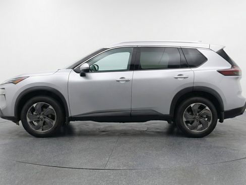 Used 2025 Nissan Rogue SV FWD image 5