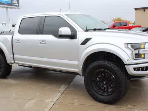Used 2019 Ford F150 Raptor w/ Equipment Group 802A Luxury image 13