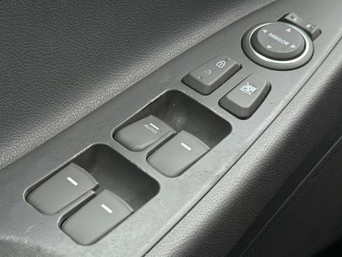 Used 2012 Hyundai Sonata GLS image 23