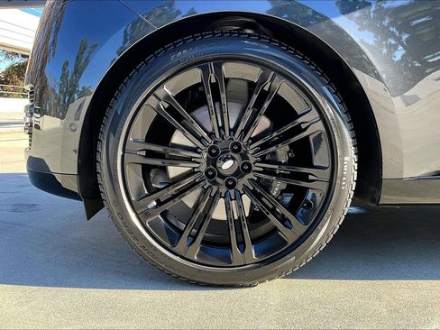 Used 2023 Land Rover Range Rover SE image 8