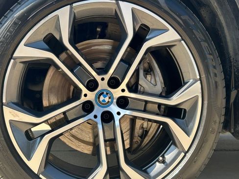 Used 2024 BMW X5 xDrive50e w/ Premium Package image 9