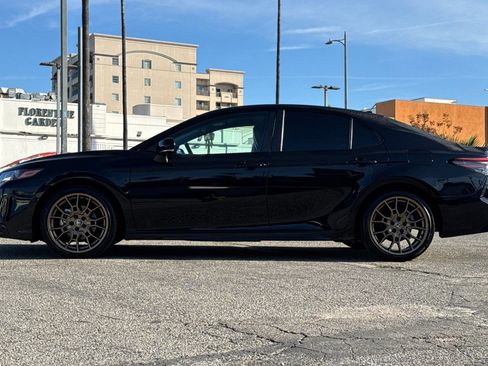 Used 2024 Toyota Camry SE image 7