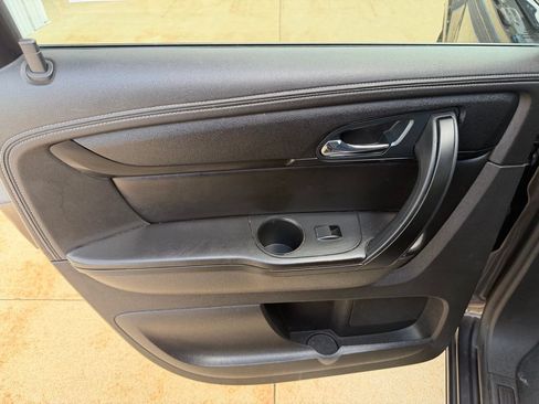 Used 2016 Chevrolet Traverse LT w/ Style and Technology Package FWD image 10