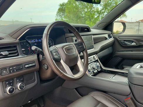Used 2021 GMC Yukon Denali AWD/4WD image 10