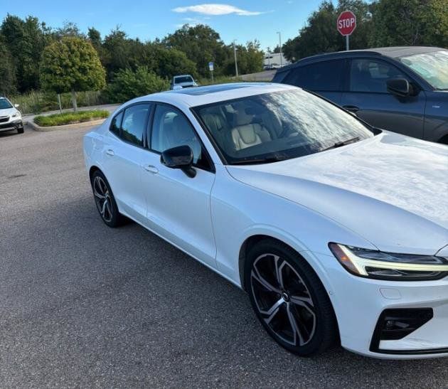Used 2024 Volvo S60 B5 Plus w/ Climate Package FWD image 4