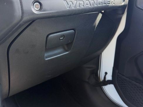 Used 2018 Jeep Wrangler Unlimited Sport S AWD/4WD image 20