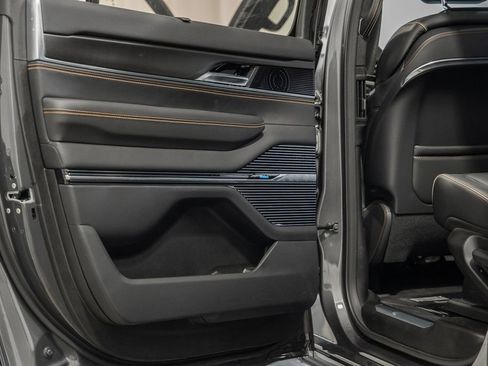 New 2024 Jeep Grand Wagoneer Series III w/ HD Trailer Tow Package image 42