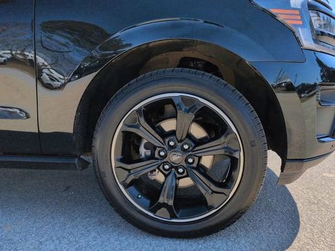 Certified 2023 Ford Expedition Limited image 11