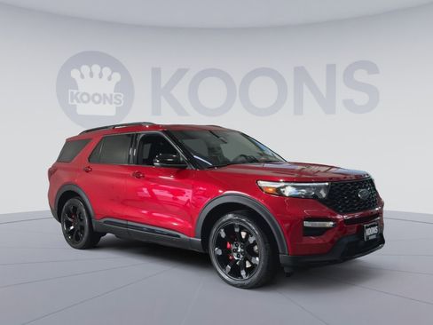 Used 2023 Ford Explorer ST w/ Equipment Group 401A image 2