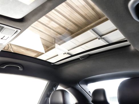 Used 2015 Volkswagen Beetle 1.8T image 4