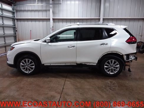Used 2017 Nissan Rogue SV image 6