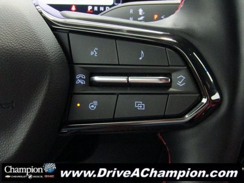 Certified 2025 Chevrolet Equinox EV RS image 29