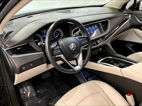 Used 2023 Buick Enclave Essence image 13