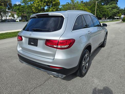 Used 2019 Mercedes-Benz GLC 300 w/ Premium Package image 5