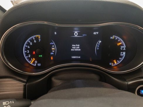 Used 2020 Jeep Grand Cherokee Laredo image 17