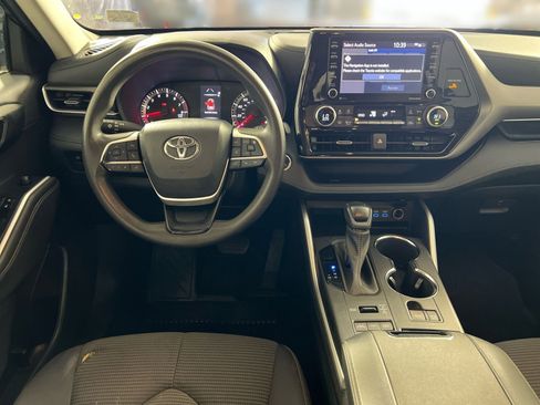 Used 2022 Toyota Highlander L AWD/4WD image 24