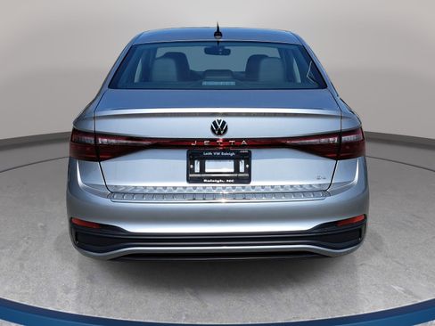 New 2026 Volkswagen Jetta SE image 8