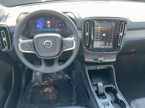 New 2026 Volvo XC40 B5 Core w/ Climate Package image 26