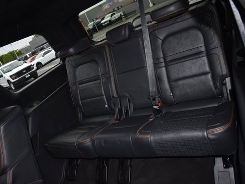 Used 2024 Lincoln Navigator Black Label image 12