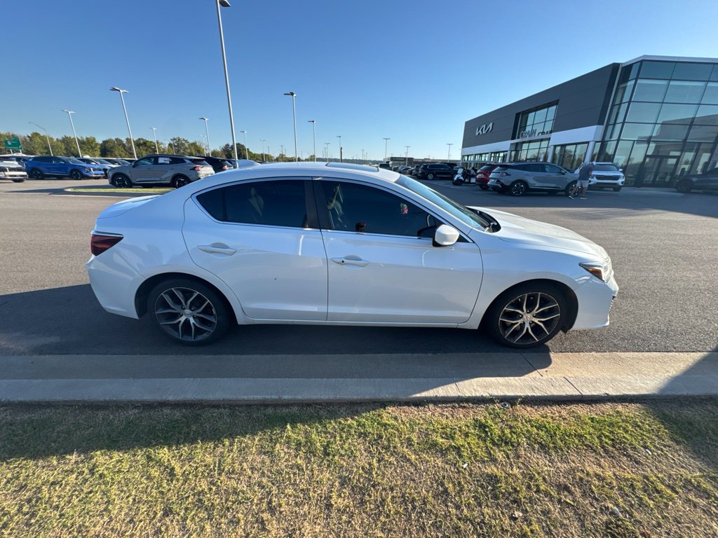 Used 2019 Acura ILX w/ Premium Package FWD image 2