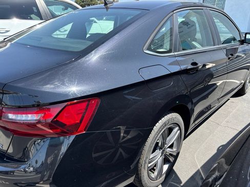Used 2024 Volkswagen Jetta SE FWD image 18