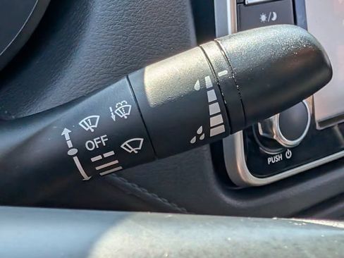 Used 2021 Nissan Versa S FWD image 25