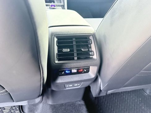 Used 2026 Volkswagen Tiguan SEL R-Line image 25