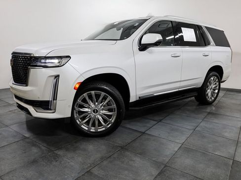 Used 2023 Cadillac Escalade Premium Luxury image 3